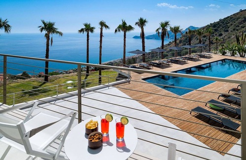 Letojanni Villa | 500 m² Villa ∙ 7 bedrooms ∙ 14 guests