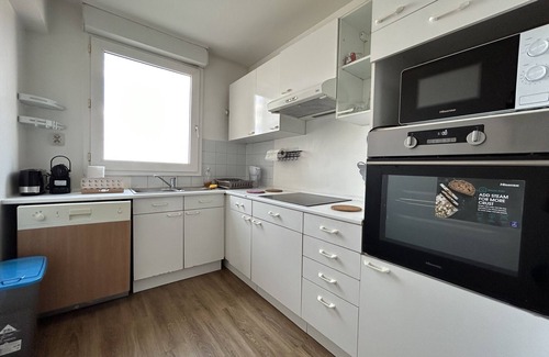 Le Kremlin-Bicetre Apartment | 500m from Paris, 130m2, 4 bdr, balcony and parking