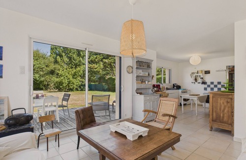 Penvins Ski Chalet | 500m from the sea – for 4 adults and 4 children