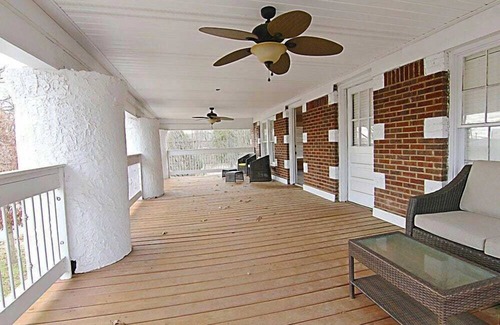 Florence Condo | Downtown Retreat: Spacious Condo with Porch & Pet-Friendly!