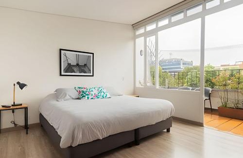Zona Rosa Apartment | Bright and Stylish Terrace Apartment Near T Zone Andino