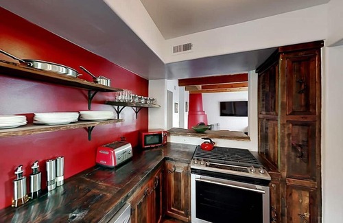 Northeast Santa Fe House | Family-Friendly Retreat at 501 Rio Grande Ave F2 with Pool