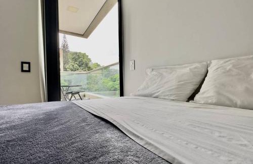 El Castillo Apartment | 502 El Poblado: Perfect Family Retreat with Pet-Friendly Amenities