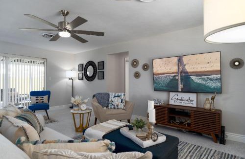 Fort Myers House | Discover Paradise Palms: Your Ideal Retreat Awaits