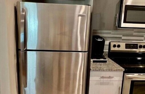 Logan Square Apartment | Relaxing 1BR Apartment with Spa in Center City Philadelphia