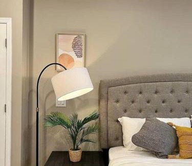 Logan Square Apartment | Stylish 508 Urban Lifestyle King Bed APT in Center City