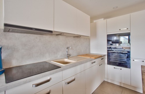 Mont-de-Lans Apartment | Ideally Located Apartment with Balcony & Mountain Views