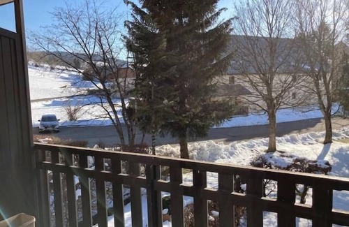 Correncon-en-Vercors Apartment | Convenient Escape Near Resort Center with Balcony & Spa