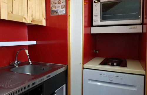 Arc-2000 Apartment | 50m from resort center, 4th floor, view ski slopes, balcony, tv, ski locker, 28m², Les Arcs
