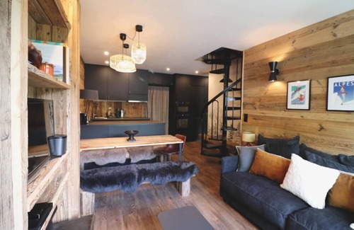 Le Lavachet Apartment | Convenient Tignes Retreat with Balcony and Spa Amenities