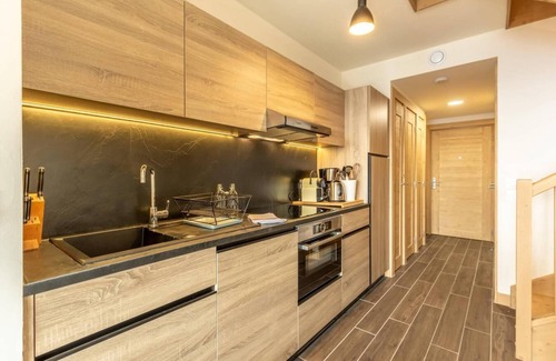 Arc-1600 Apartment | Panoramic Views & Fitness Facilities near Ski Slopes