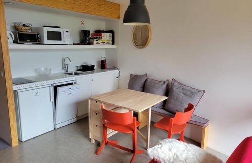Arc-2000 Apartment | Cozy 10th Floor Room with Balcony at Les Arcs