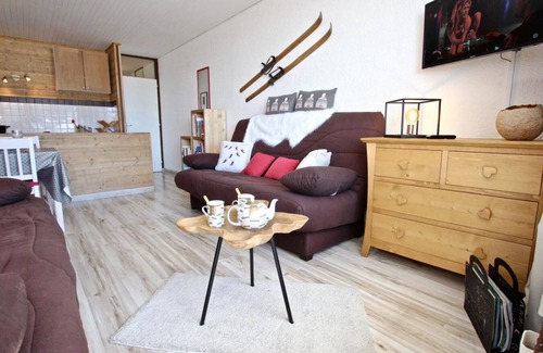 Chamrousse Apartment | 50m from ski slopes, 3rd floor, balcony, tv, ski locker, 29m², Chamrousse