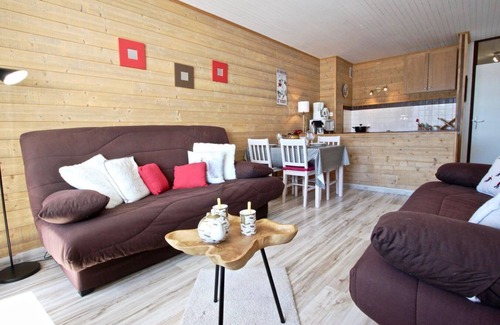 Chamrousse Apartment | 50m from ski slopes, 3rd floor, balcony, tv, ski locker, 29m², Chamrousse