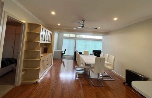 Muloowurtie House | 50M Walk to the beach! Great quick getaway from The City