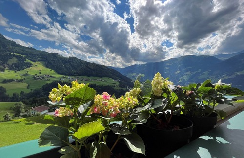 Gerlosbergeben Apartment | Charming 50m² Apartment in a Traditional Zillertal Home