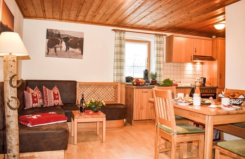 Eggersberg Apartment | Idyllic 50sqm Farm Apartment with Pets and Breakfast