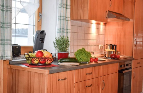 Eggersberg Apartment | Idyllic 50sqm Farm Apartment with Pets and Breakfast