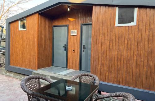 Sverdlov District House | Comfortable 51 Guest Hotel for Families and Travelers