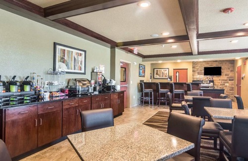 Lakin Hotel | Spacious 51 m² Hotel for Up to 6 Guests - Pet Friendly!