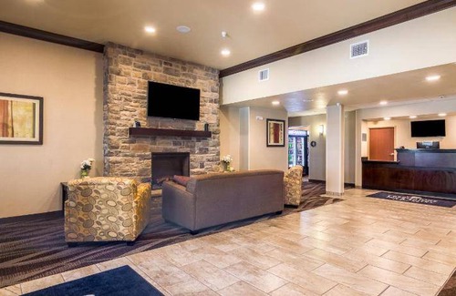 Lakin Hotel | Spacious 51 m² Hotel for Up to 6 Guests - Pet Friendly!