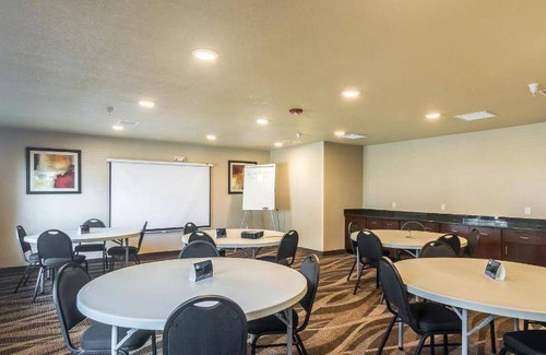 Lakin Hotel | Spacious 51 m² Hotel for Up to 6 Guests - Pet Friendly!