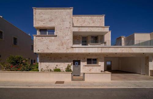 Kissonerga Villa | 516 m² Villa ∙ 3 bedrooms ∙ 6 guests