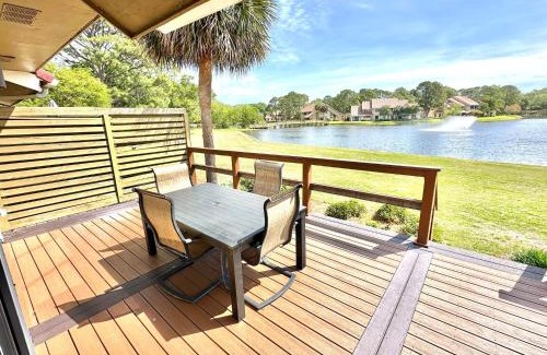 Sandestin House | Beachwalk Bliss: Pet-Friendly Stay with Pool & Breakfast