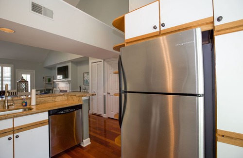 Southern Pines Condo | Inviting 52 Longleaf: Cozy 2BR Condo with Kitchen & Breakfast