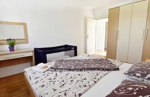 Umag Apartment | Spacious 2-Bedroom Apartment for Up to 6 Guests