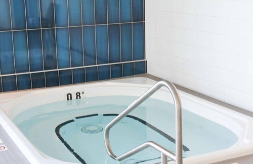 Winkler Hotel | Spacious 5-Star Hotel for Up to 10 Guests with Great Amenities
