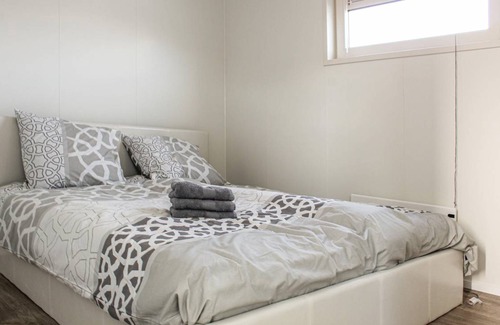 Municipality of Aalsmeer Boat Rental | Spacious 2-Bedroom Boat with Kitchen for Family Getaways