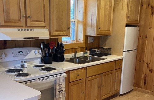 Rockland Cabin | Discover 52 on 3: A Cozy Cabin with Nature Adventures!