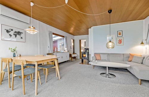 Hundested House | Spacious 3-Bedroom House with Kitchen for Up to 6 Guests