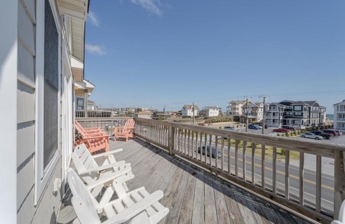 Kill Devil Hills House | Experience Killin Time with Family and Pets Welcome