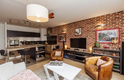 19th Arrondissement Apartment | Cozy Balcony Retreat Near Parc de la Villette
