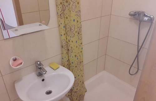 Dzerzhyns'kyi District Apartment | Discover 54 Цілиноградська вулиця: Pet Friendly & Pool