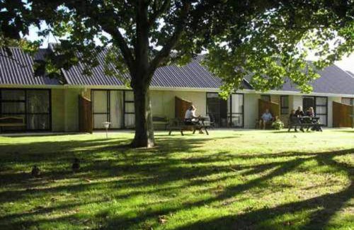 Palmerston North Hotel | Family-Friendly 4-Star Motel with Kitchen for 4 Guests