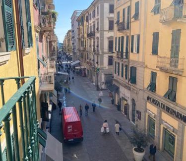 La Spezia Historic Centre House | Discover 54 Rosselli Rooms: Highly Rated & Family-Friendly