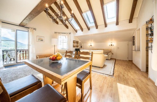 Vulpera Apartment | Modern Penthouse with Balcony and Child-Friendly Amenities