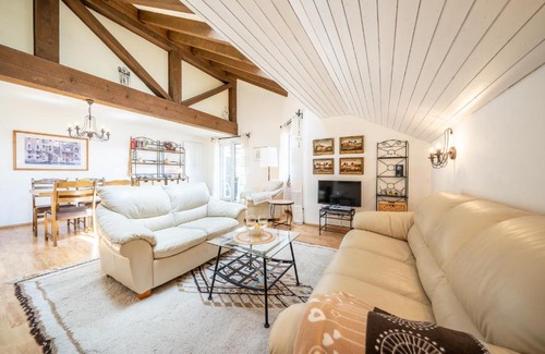 Vulpera Apartment | Modern Penthouse with Balcony and Child-Friendly Amenities