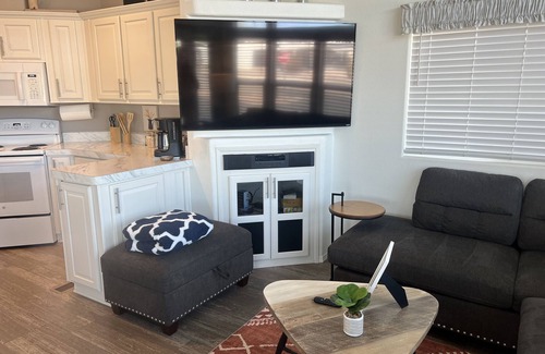 Florence House | Relax at Little Pueblo Del Sol with Pool and Spa Amenities