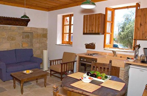 Tochni Apartment | Spacious 2-Bedroom Apartment with Pool for Families