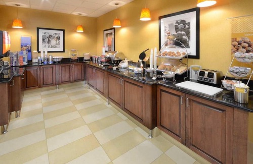 Martinsville Hotel | Spacious Hotel with Pool & Pet-Friendly Amenities