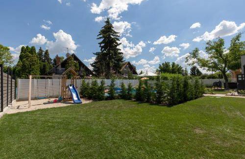 Gardony House | Spacious 2-Bedroom House with Pool for Up to 6 Guests