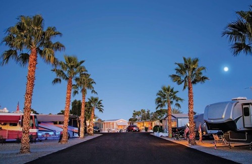 Yuma House | Relaxing 55+ Park Model Home with Pool Access