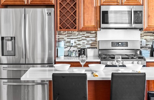 Quincy Apartment | Spacious 555 Apartment with Spa & Hot Tub, Rated 9.8