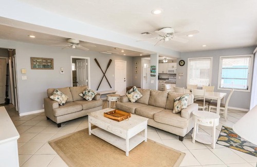 Mid Island House | Relax at 5570 Palmetto Street: Pet-Friendly & Poolside Retreat