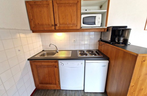 Valfrejus Apartment | 55m² Apartment with 2 balconies, near ski lift, sleeps 8-10