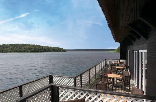 Muritz Apartment | Serene Cottages by the Lake with Pool and Ocean Views